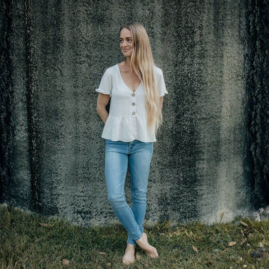 Amy Innes, wellness coach and family health advocate, sharing her Nutraviva collagen wellness routine